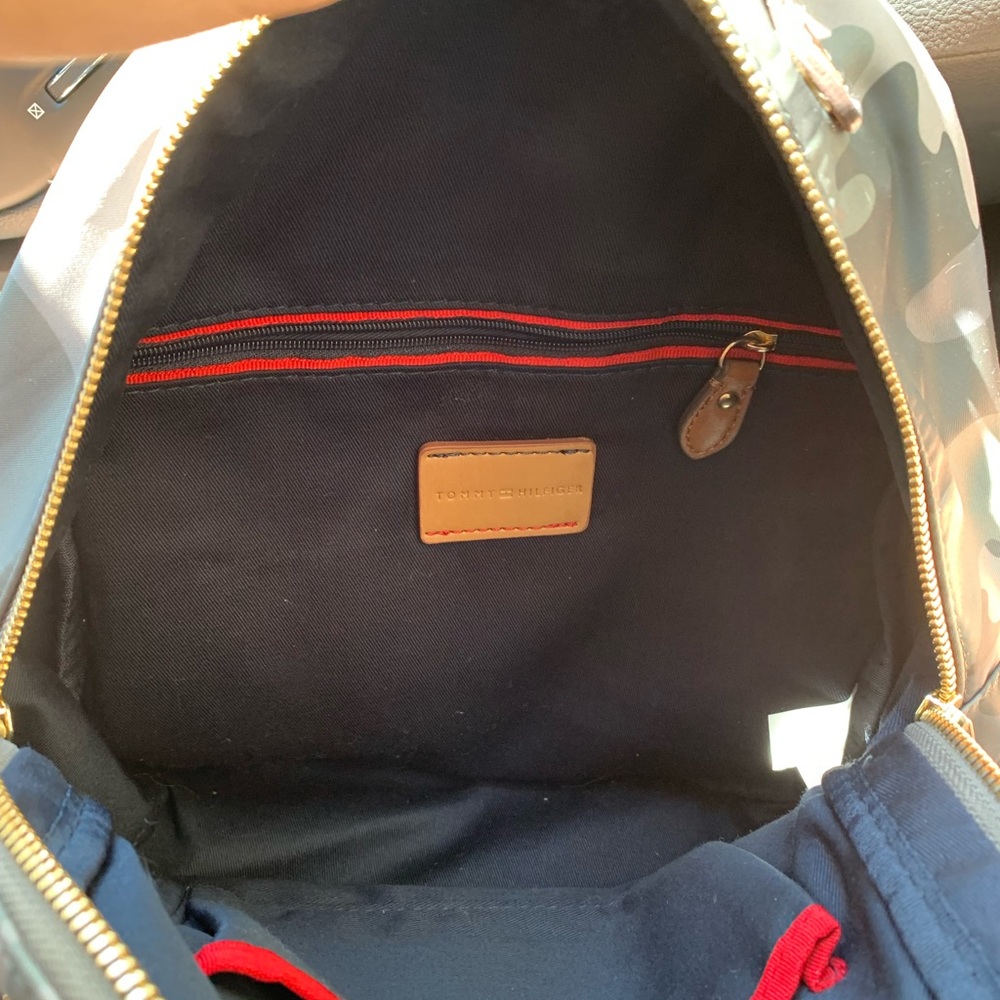 Brand new mini Tommy Hilfiger backpack - Picture 5 of 6